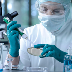 Expériences biotechnologiques et sciences de la vie en laboratoire