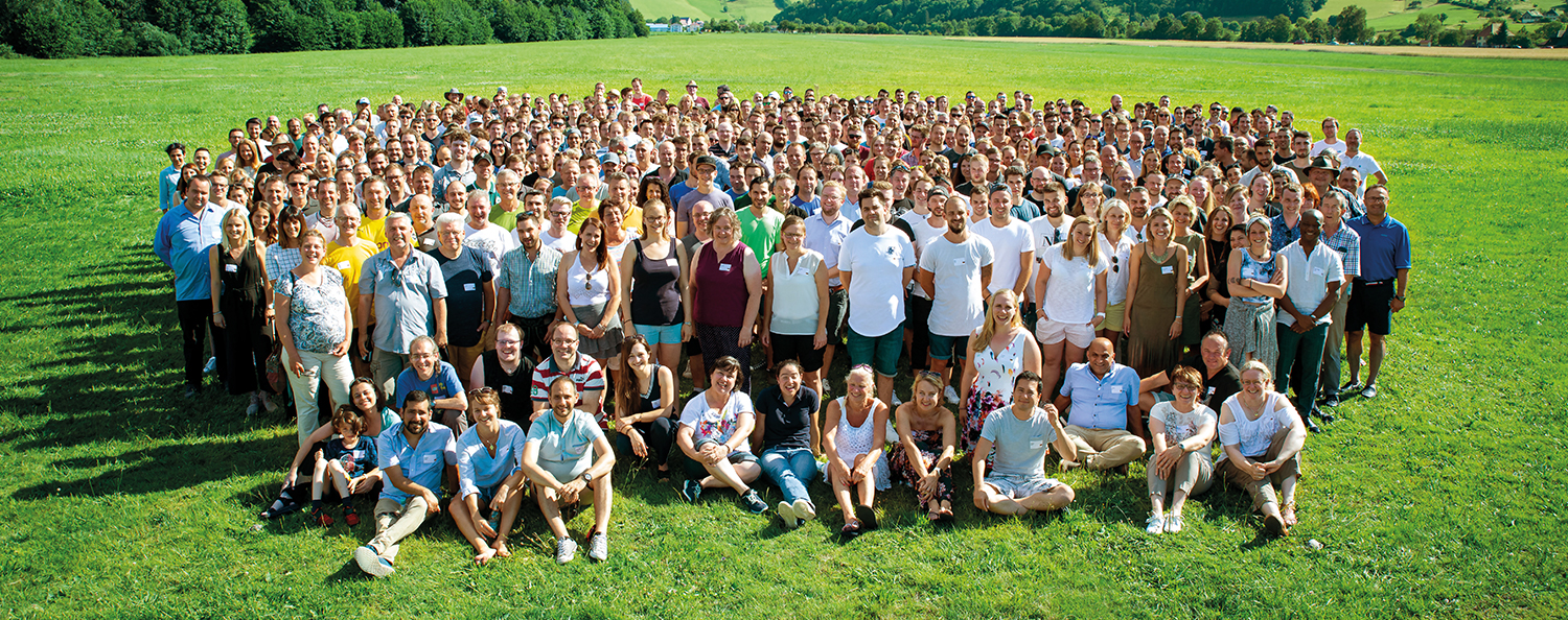 Les employés de Testo Industrial Services lors de la photo de groupe de la fête d'été 2019